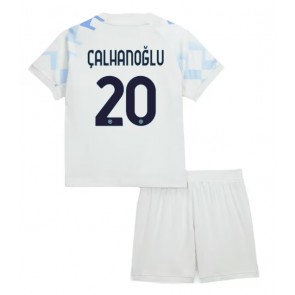 Lacne Dětský Futbalové dres Inter Milan Hakan Calhanoglu #20 2025-26 Krátky Rukáv - Preč (+ trenírky)